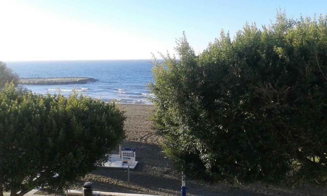 Beachfront House Малага Екстер'єр фото